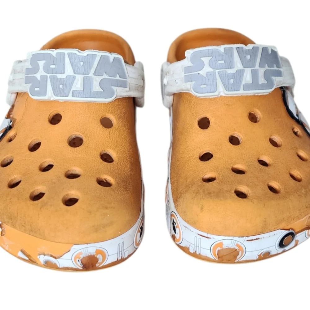 Crocs Kids' Star Wars BB-8 Droid Clogs Size C 6-7 *FLAWED* *Play Shoes*